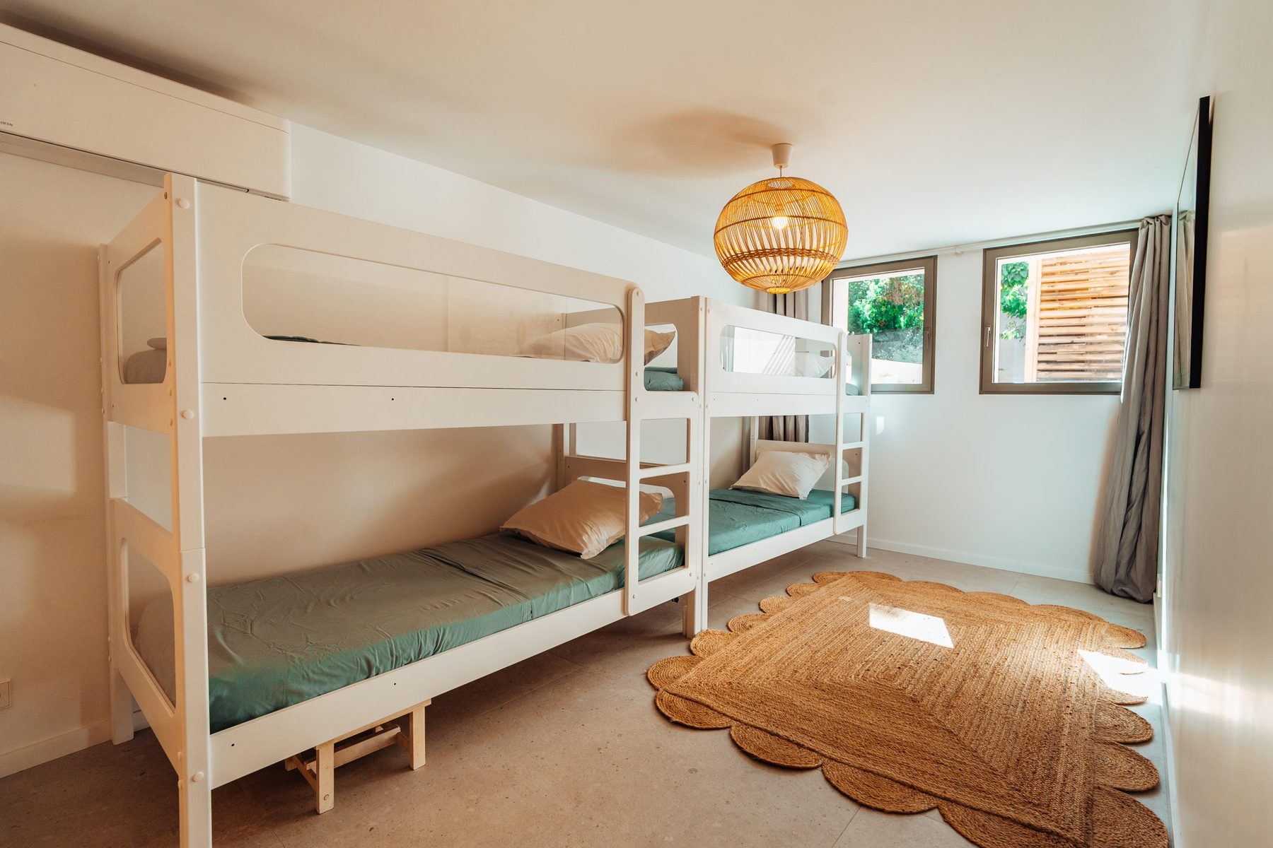 Chambre n°8, chambre d'enfants à lits superposés